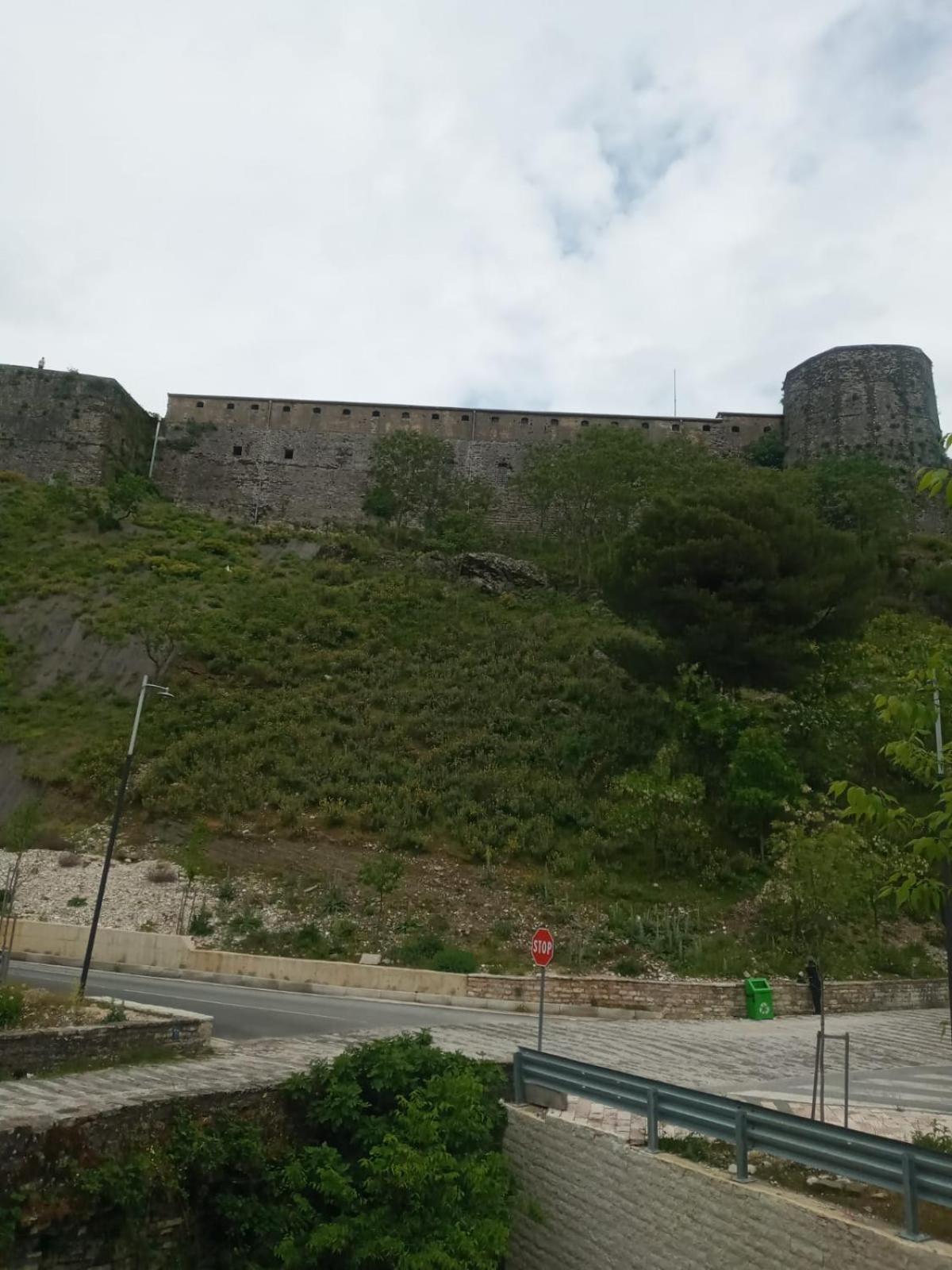 Relax Camping Gjirokastër 外观 照片